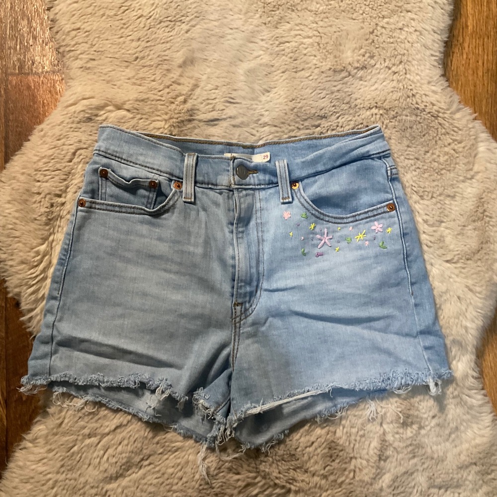 Levi's High Rise Size 29 Denim Shorts Embroidered Flowers Light Wash Raw Hem
